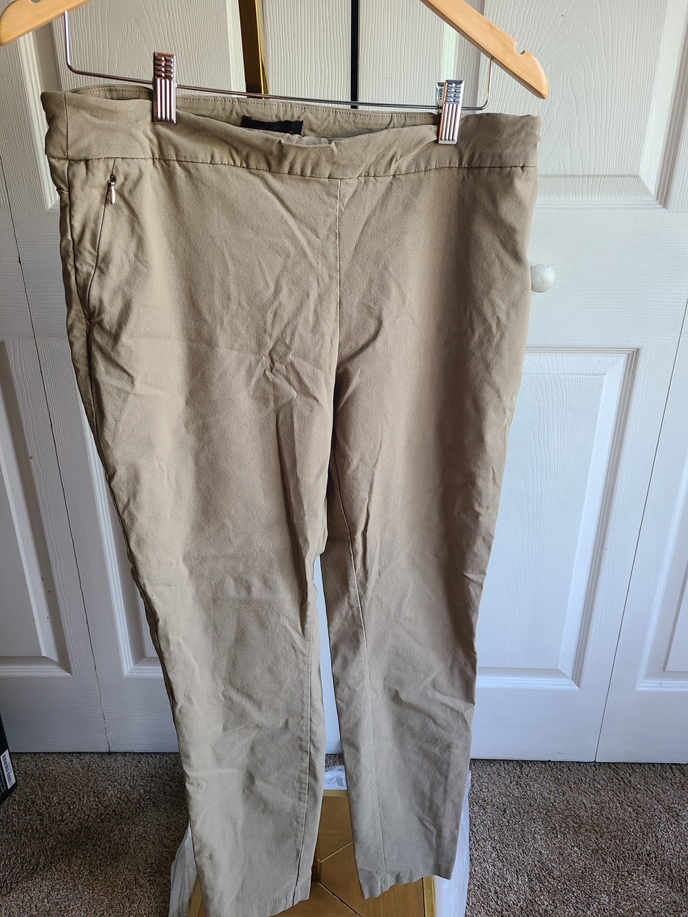 Women's Skinny Stretch Pants in Khaki